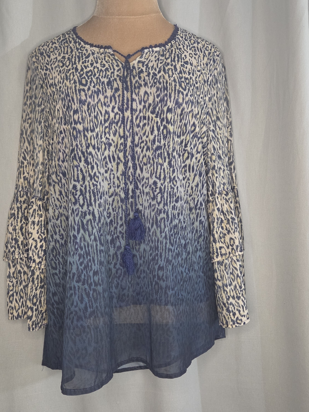 Women's Blue Ombre Leopard Print Peasant Top By Reba Size XL With Belle Sleeves